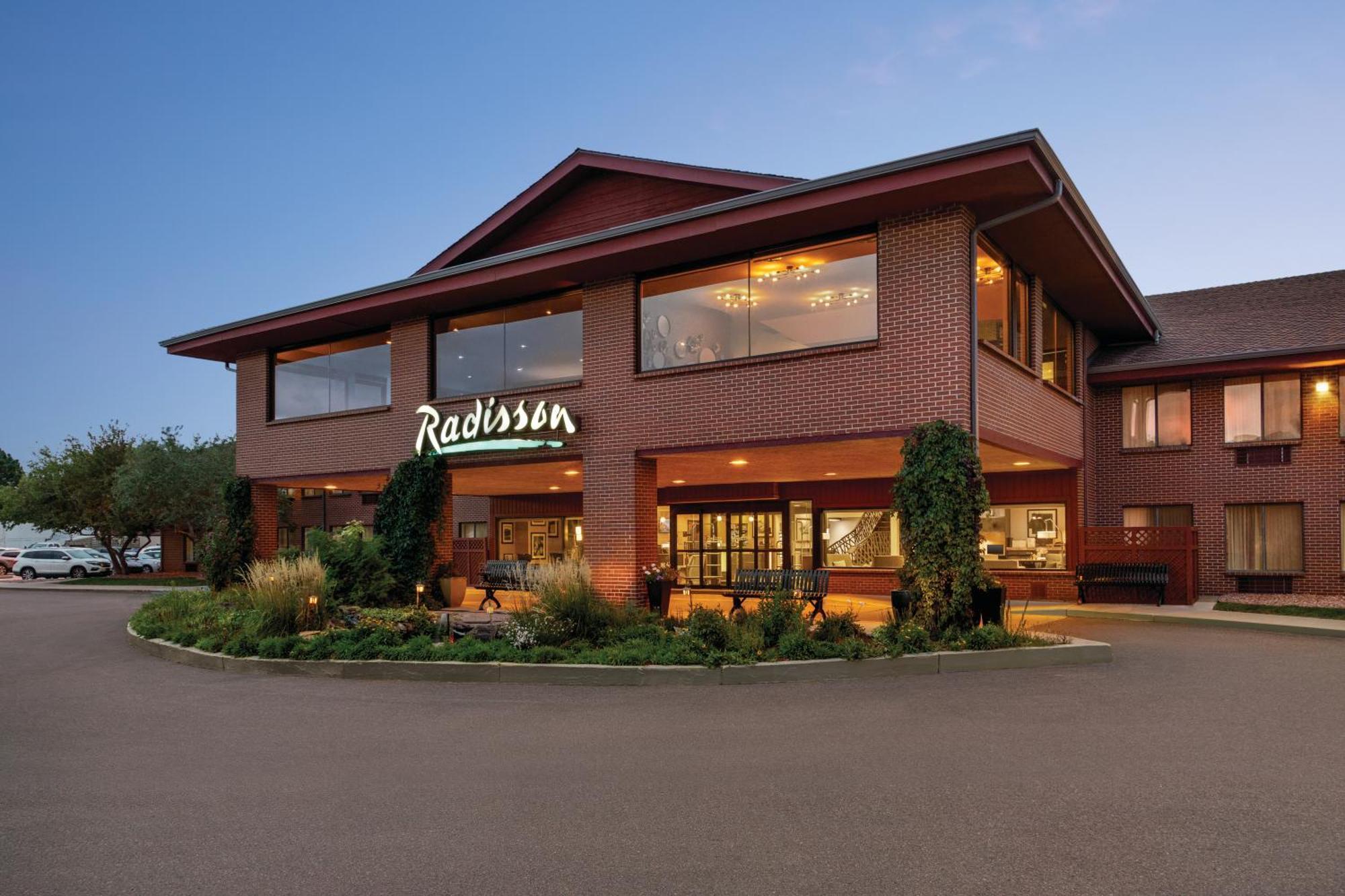 Radisson Hotel Colorado Springs Airport Exterior photo